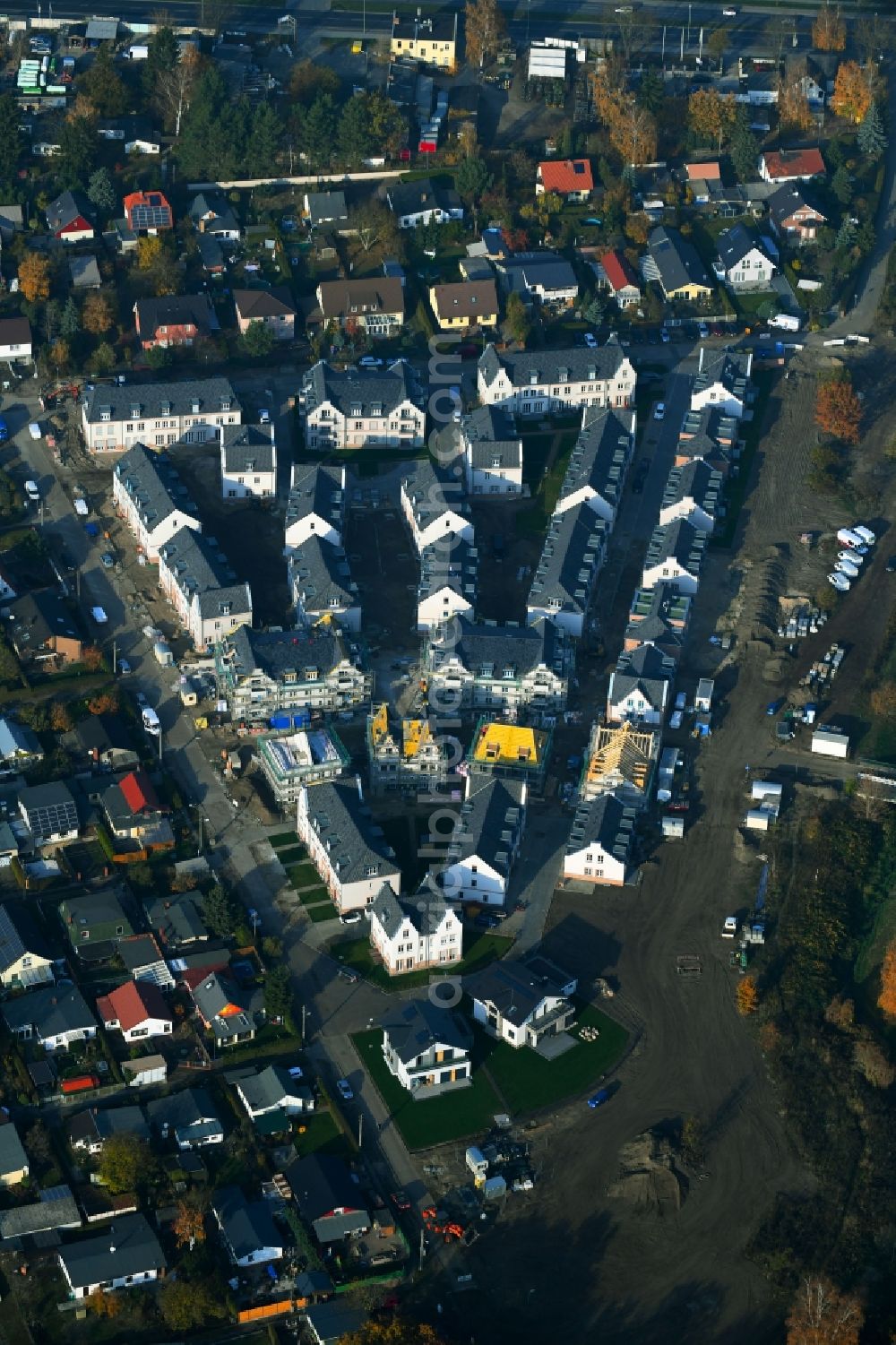 Aerial photograph Berlin - Construction sites for new construction residential area of detached housing estate Moewenweg - Gruene Aue in the district Biesdorf in Berlin, Germany