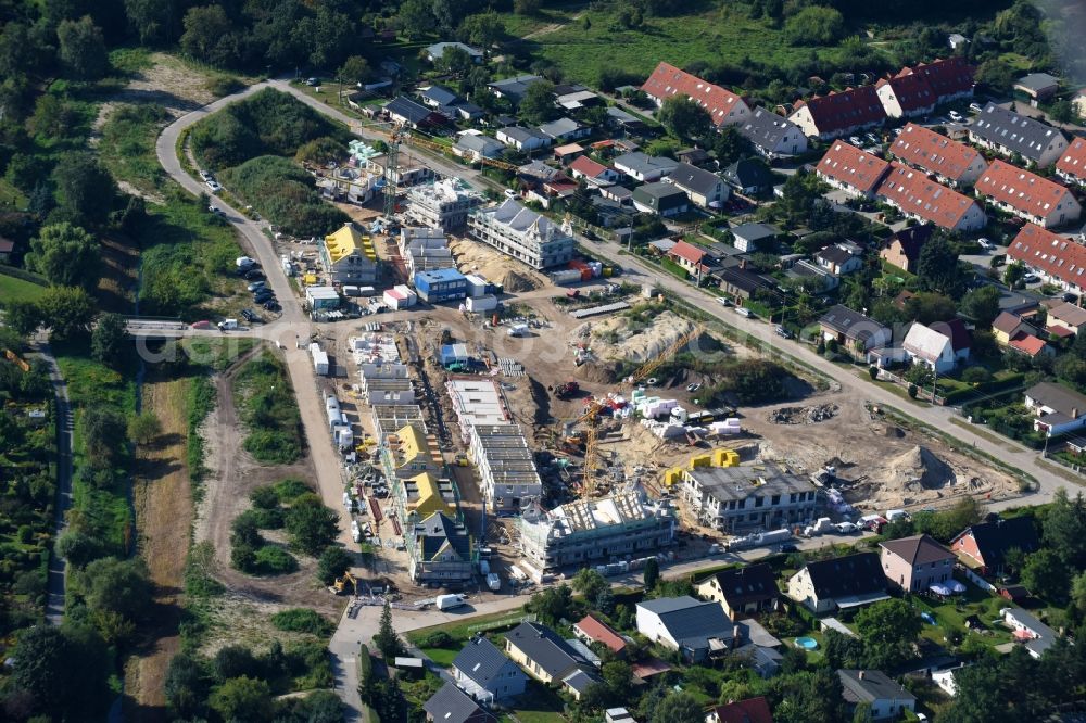 Aerial photograph Berlin - Construction sites for new construction residential area of detached housing estate Moewenweg - Gruene Aue in the district Kaulsdorf in Berlin, Germany