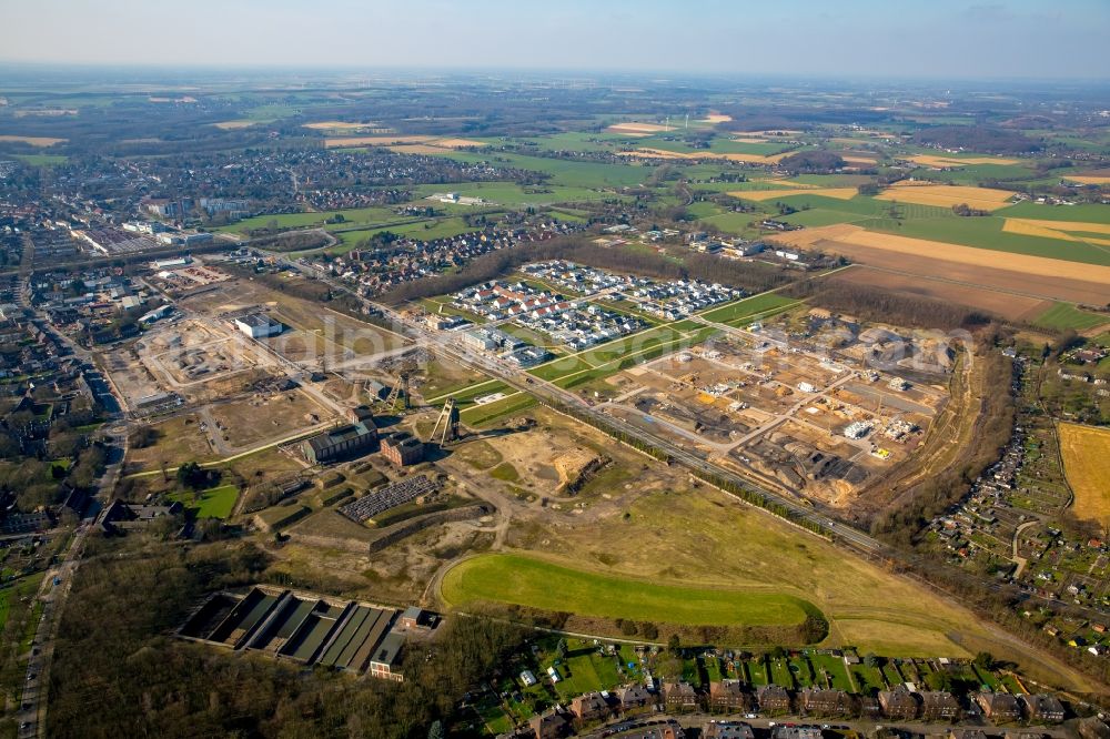 Aerial photograph Neukirchen-Vluyn - Construction sites for new construction residential area of detached housing estate Dicksche Heide on Niederrheinallee in Neukirchen-Vluyn in the state North Rhine-Westphalia