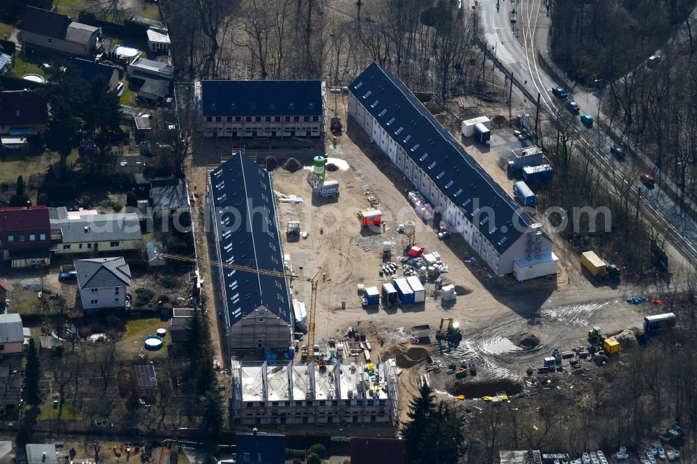 Berlin from the bird's eye view: Construction sites for new construction residential area of detached housing estate on Hultschiner Donm 292 in the district Mahlsdorf in Berlin, Germany