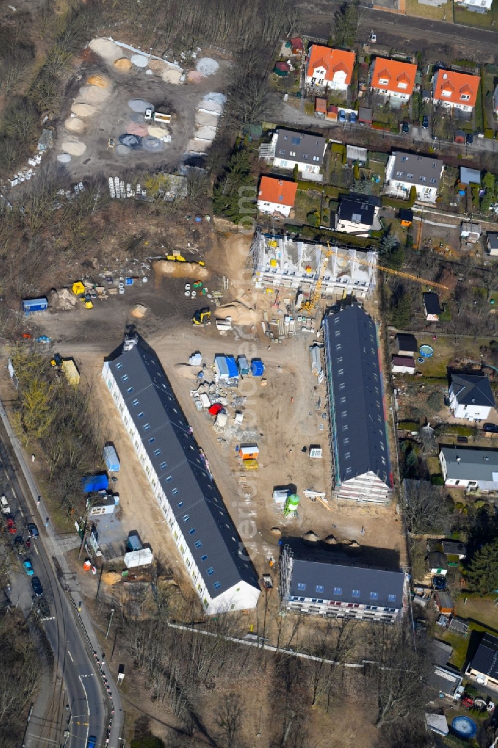 Berlin from the bird's eye view: Construction sites for new construction residential area of detached housing estate on Hultschiner Donm 292 in the district Mahlsdorf in Berlin, Germany