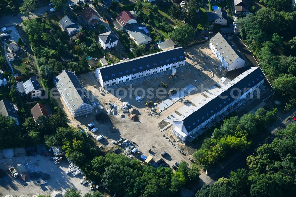 Aerial photograph Berlin - Construction sites for new construction residential area of detached housing estate on Hultschiner Damm in the district Mahlsdorf in Berlin, Germany