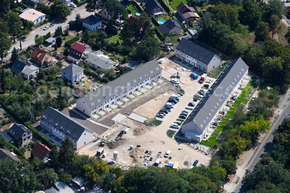 Aerial photograph Berlin - Construction sites for new construction residential area of detached housing estate on Hultschiner Damm in the district Mahlsdorf in Berlin, Germany