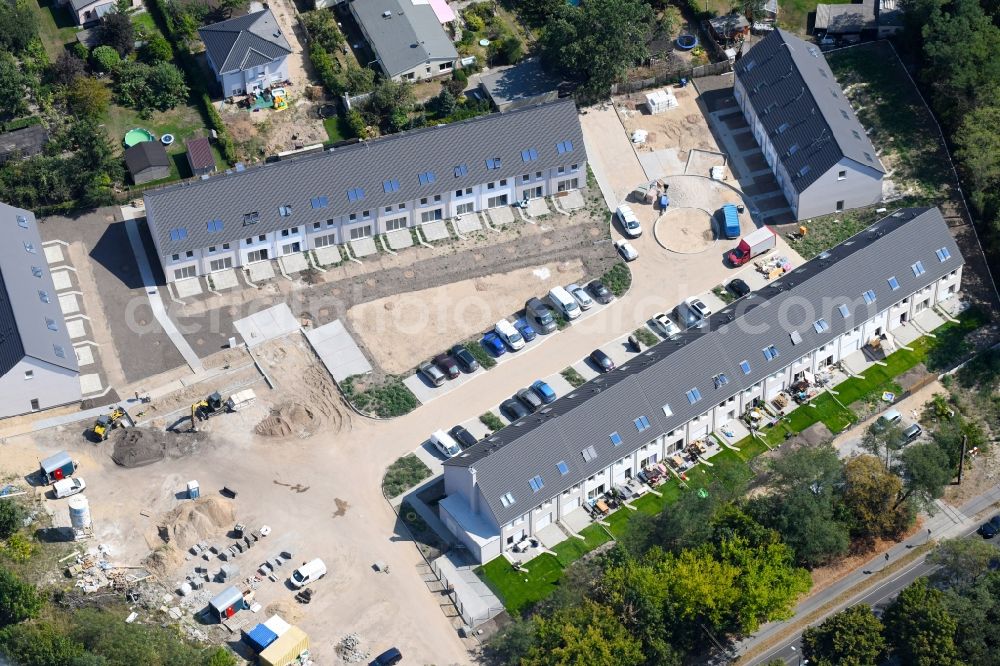 Aerial image Berlin - Construction sites for new construction residential area of detached housing estate on Hultschiner Damm in the district Mahlsdorf in Berlin, Germany