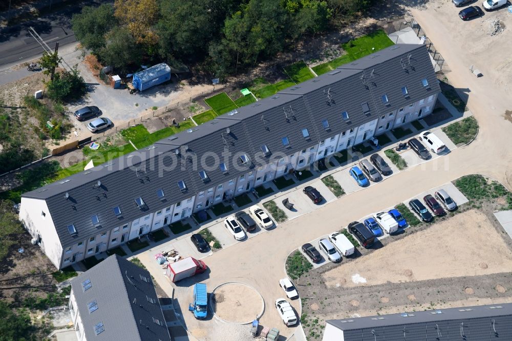 Berlin from above - Construction sites for new construction residential area of detached housing estate on Hultschiner Damm in the district Mahlsdorf in Berlin, Germany