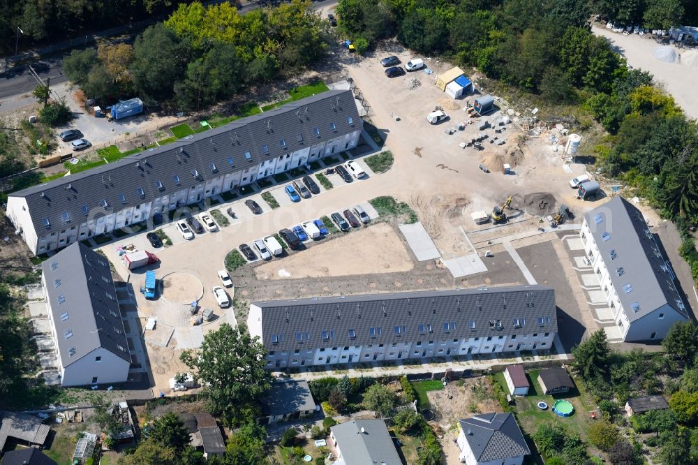 Berlin from the bird's eye view: Construction sites for new construction residential area of detached housing estate on Hultschiner Damm in the district Mahlsdorf in Berlin, Germany