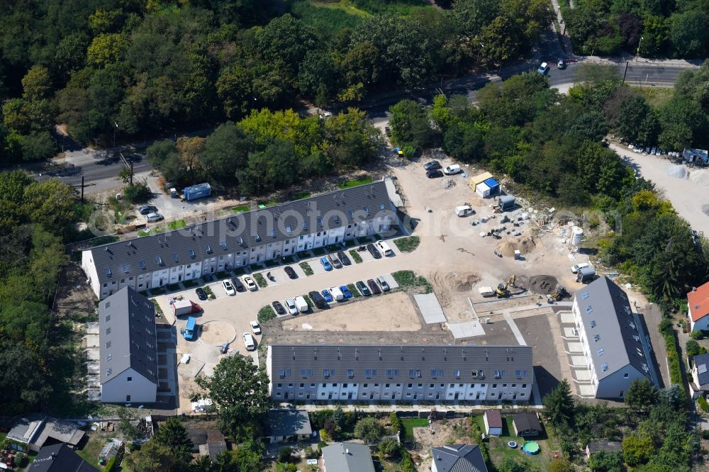 Aerial image Berlin - Construction sites for new construction residential area of detached housing estate on Hultschiner Damm in the district Mahlsdorf in Berlin, Germany