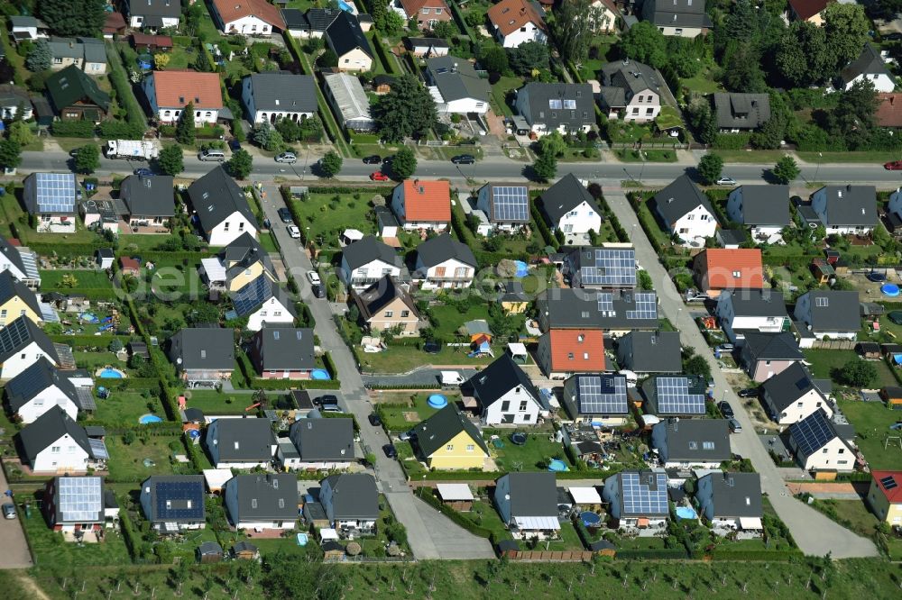 Aerial photograph Berlin - Construction sites for new construction residential area of detached housing estate Spitzmausweg in Berlin