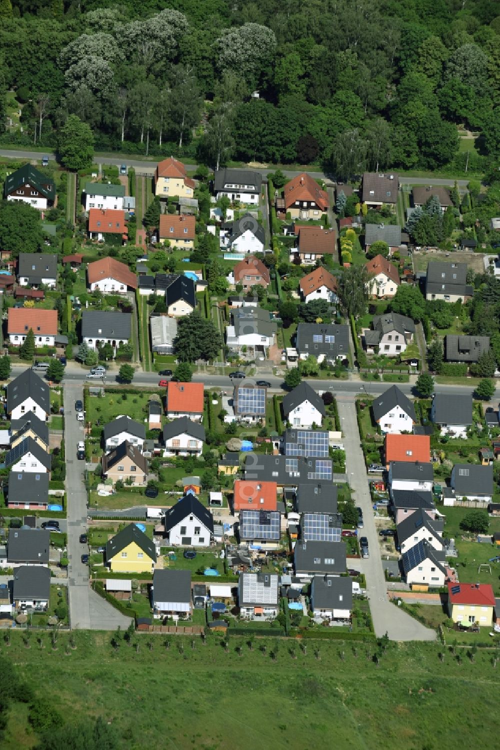 Berlin from above - Construction sites for new construction residential area of detached housing estate Spitzmausweg in Berlin