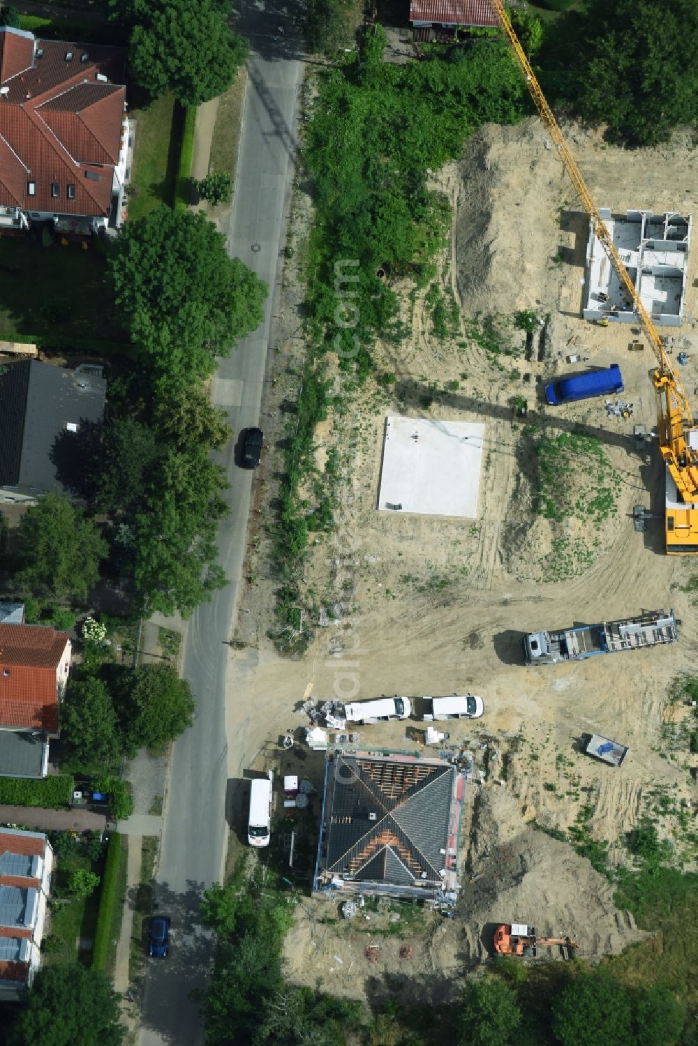 Aerial photograph Berlin - Construction sites for new construction residential area of detached housing estate an der Neuenhagener Strasse in Mahlsdorf in Berlin