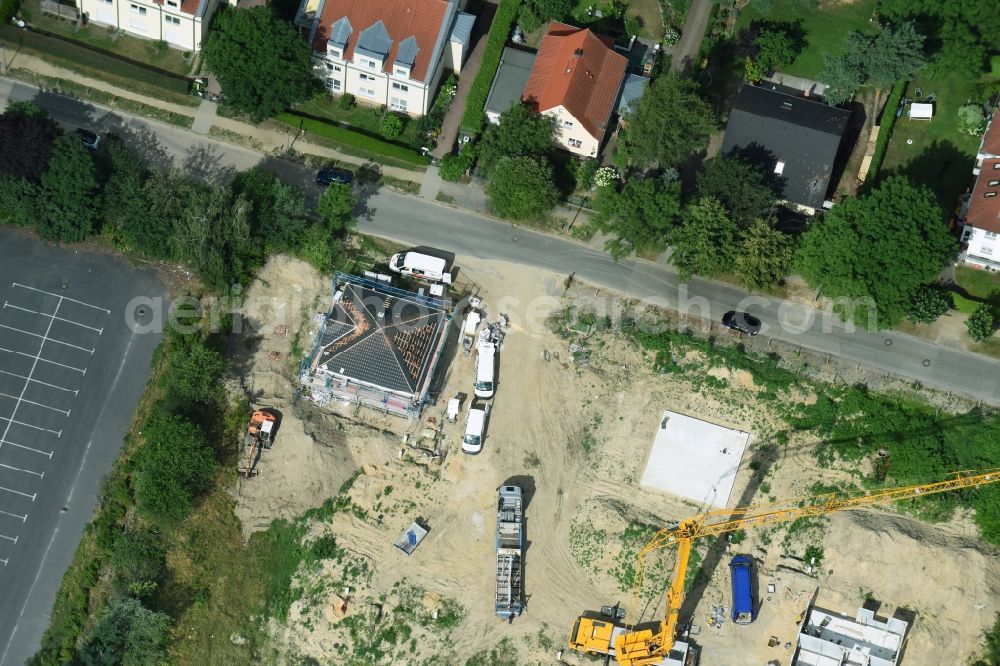 Berlin from above - Construction sites for new construction residential area of detached housing estate an der Neuenhagener Strasse in Mahlsdorf in Berlin