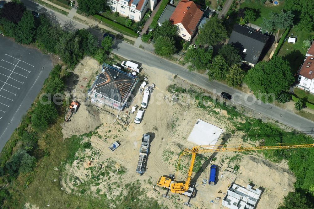 Berlin from the bird's eye view: Construction sites for new construction residential area of detached housing estate an der Neuenhagener Strasse in Mahlsdorf in Berlin