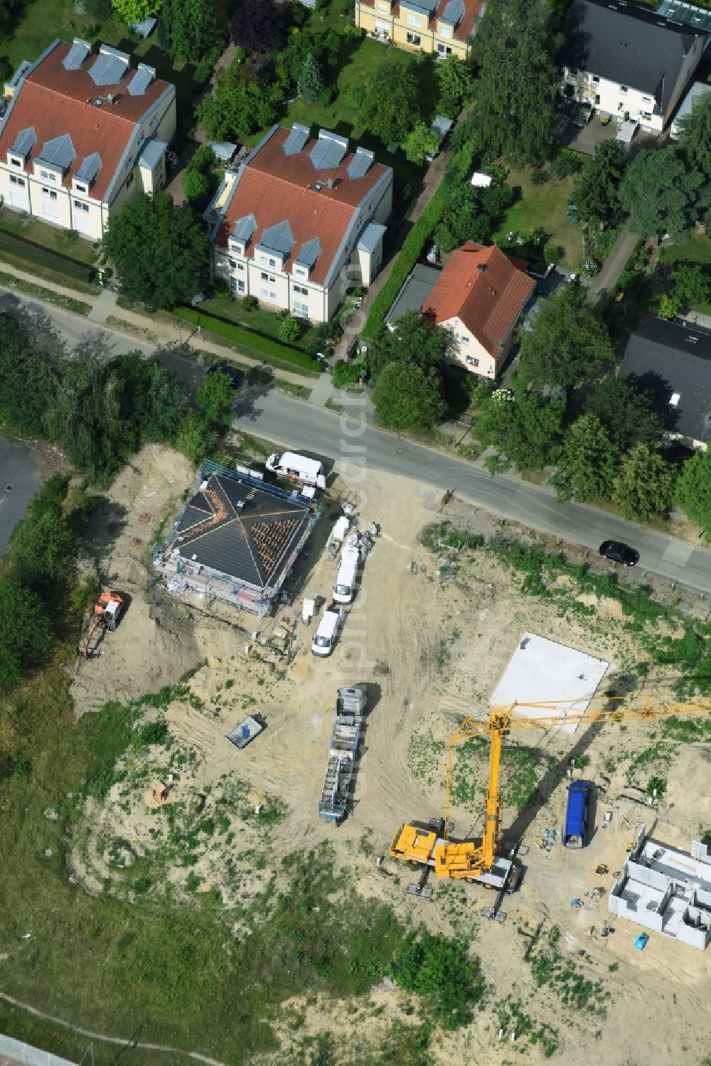 Aerial image Berlin - Construction sites for new construction residential area of detached housing estate an der Neuenhagener Strasse in Mahlsdorf in Berlin