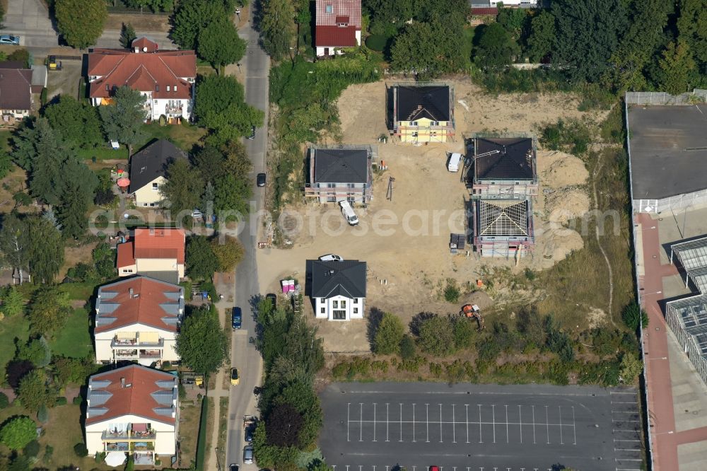 Berlin from above - Construction sites for new construction residential area of detached housing estate an der Neuenhagener Strasse in Mahlsdorf in Berlin