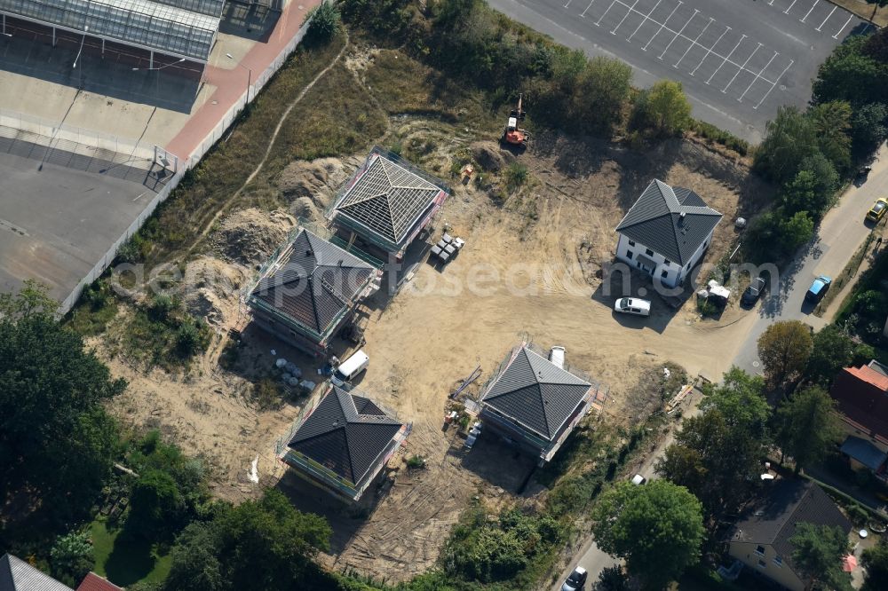 Aerial image Berlin - Construction sites for new construction residential area of detached housing estate an der Neuenhagener Strasse in Mahlsdorf in Berlin