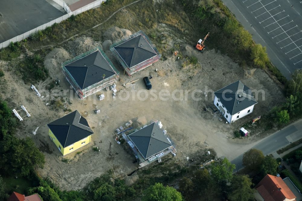 Aerial image Berlin - Construction sites for new construction residential area of detached housing estate an der Neuenhagener Strasse in Mahlsdorf in Berlin