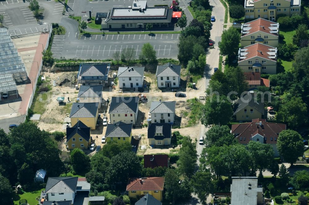 Aerial photograph Berlin - Construction sites for new construction residential area of detached housing estate an der Neuenhagener Strasse in Mahlsdorf in Berlin