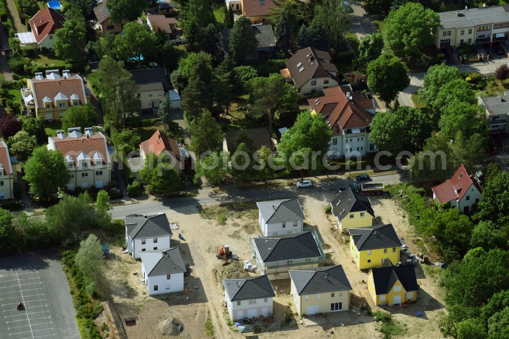 Berlin from above - Construction sites for new construction residential area of detached housing estate at the Neuenhagener Strasse in Mahlsdorf in Berlin