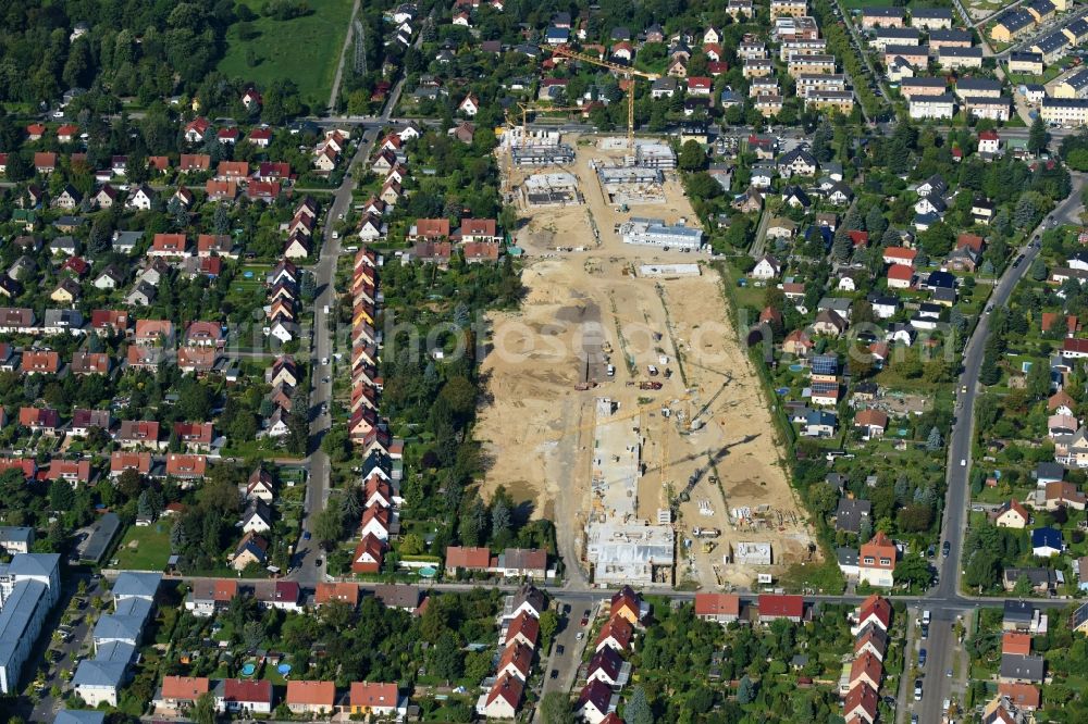 Berlin from the bird's eye view: Construction sites for new construction residential area of detached housing estate Wegedornstrasse - Dankmarsteig - Schoenefelder Chaussee in the district Altglienicke in Berlin, Germany