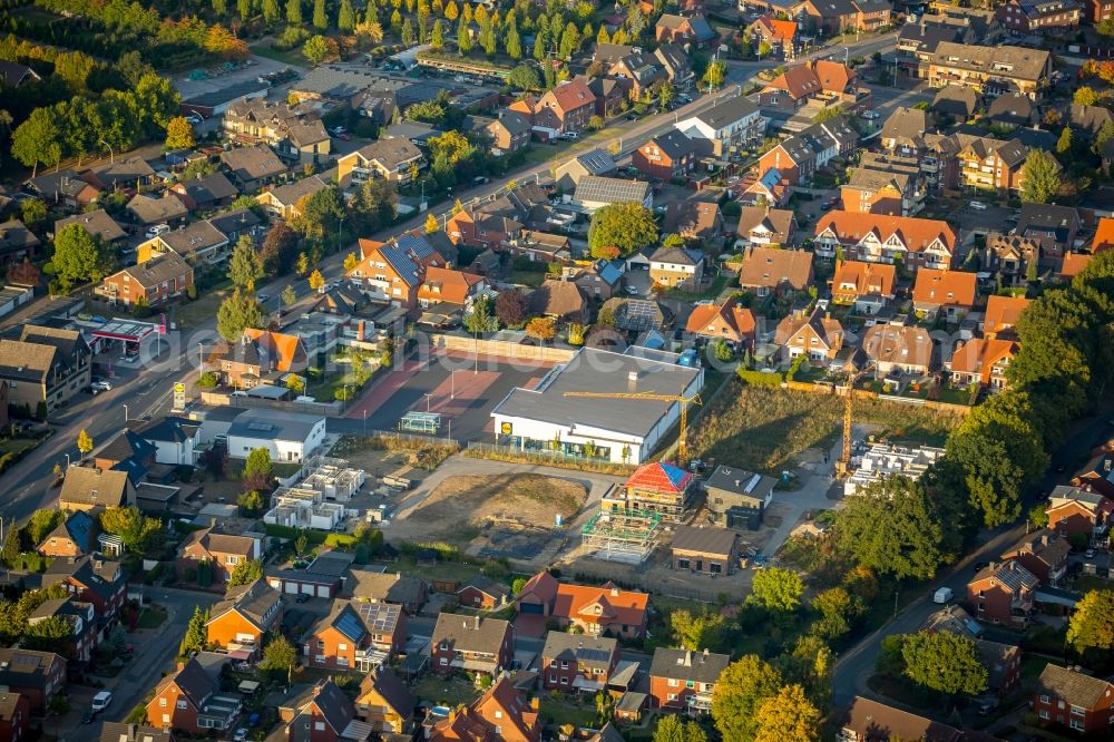 Werne from above - Construction sites for new construction residential area of detached housing estate at the Werner street in the district Stockum in Werne in the state North Rhine-Westphalia