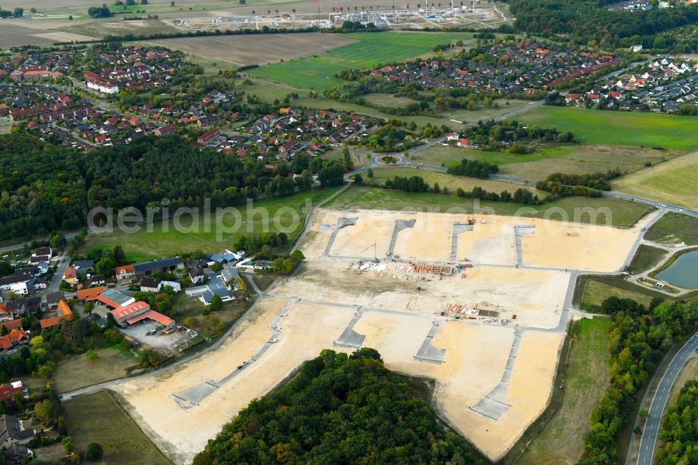 Wolfsburg from above - Construction sites for new construction residential area of detached housing estate Wiesengarten on Dieselstrasse - Kaethe-Paulus-Strasse in Wolfsburg in the state Lower Saxony, Germany