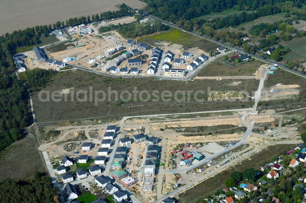 Schulzendorf from the bird's eye view: Construction sites for new construction residential area of detached housing estate Wohnen in Ritterschlag in Schulzendorf in the state Brandenburg, Germany