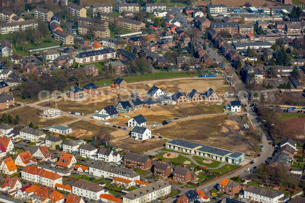 Kamp-Lintfort from the bird's eye view: Construction sites of the residential area Wohnen am Volkspark in Kamp-Lintfort in the state of North Rhine-Westphalia