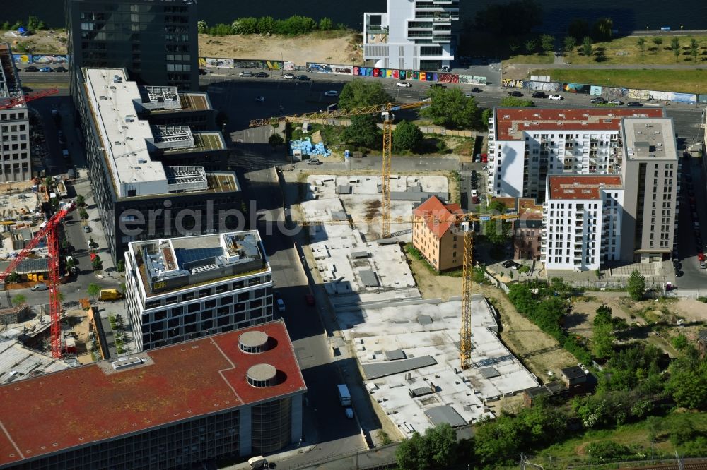 Berlin from the bird's eye view: Construction sites for residential and commercial building construction Max & Moritz on Rummelsburger place - Marianne von Rantzau Street in Friedrichshain district of Berlin