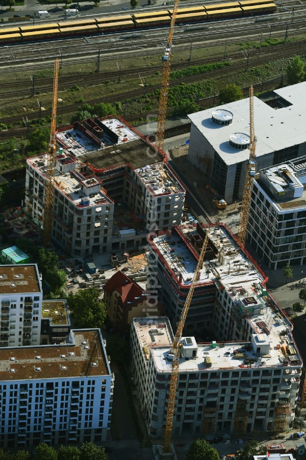 Berlin from above - Construction sites for residential and commercial building construction Max & Moritz on Rummelsburger place - Marianne von Rantzau Street in Friedrichshain district of Berlin