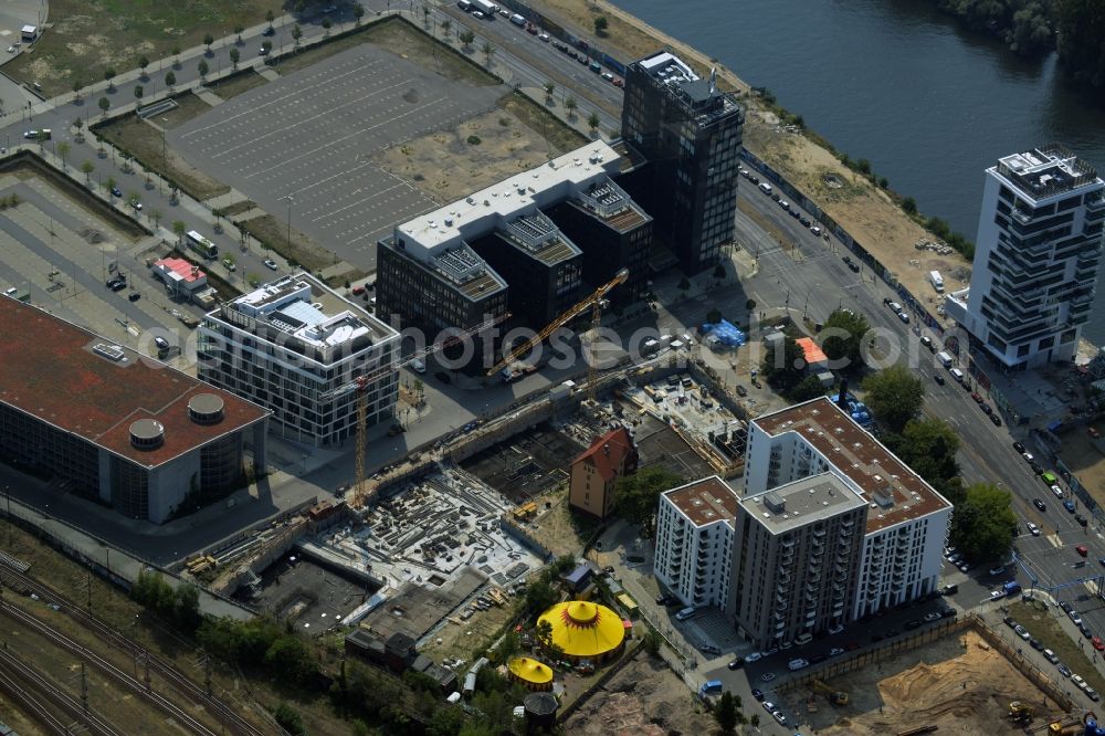 Berlin from the bird's eye view: Construction sites for residential and commercial building construction Rummelsburger place - Marianne von Rantzau Street in Friedrichshain district of Berlin