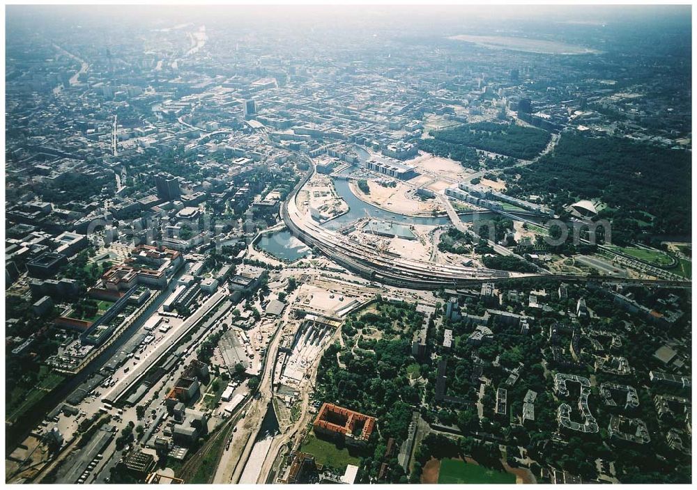 Aerial photograph Berlin - Tiergarten - Baustellenbereich am Lehrter Bahnhof / Spreebogen in Berlin Tiergarten.