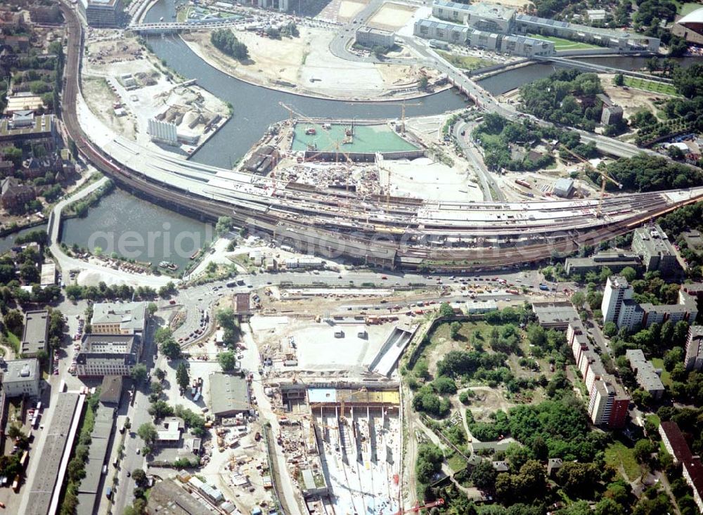 Berlin - Tiergarten from the bird's eye view: Baustellenbereich am Lehrter Bahnhof / Spreebogen in Berlin Tiergarten.