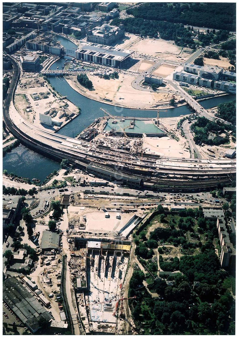 Aerial image Berlin - Tiergarten - Baustellenbereich am Lehrter Bahnhof / Spreebogen in Berlin Tiergarten.