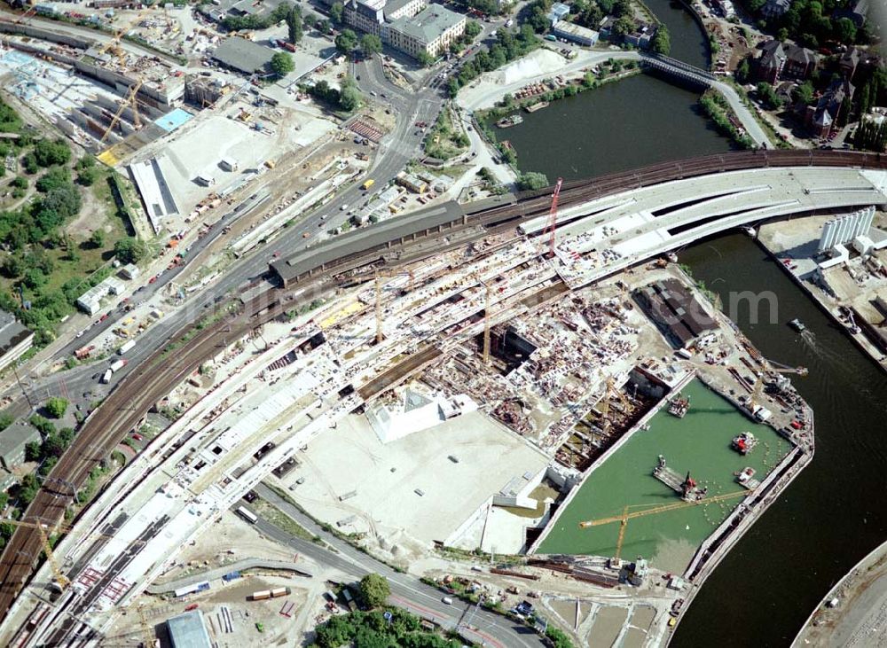 Aerial photograph Berlin - Tiergarten - Baustellenbereich am Lehrter Bahnhof / Spreebogen in Berlin Tiergarten.