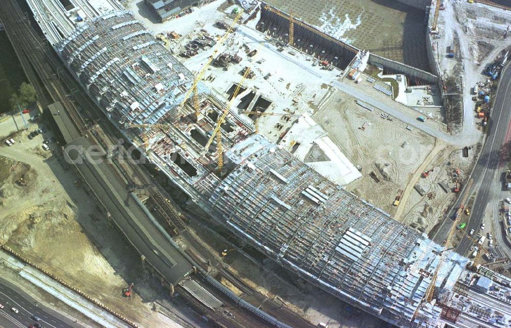 Aerial photograph Berlin-Tiergarten / Spreebogen - Baustellenbereich am Lehrter Bahnhof / Spreebogen in Berlin Tiergarten.