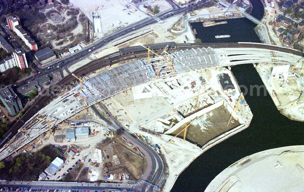 Aerial image Berlin-Tiergarten / Spreebogen - Baustellenbereich am Lehrter Bahnhof / Spreebogen in Berlin Tiergarten.