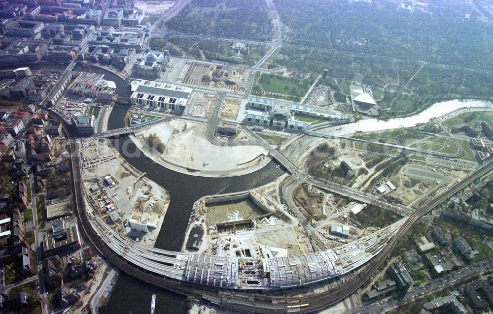 Aerial photograph Berlin-Tiergarten / Spreebogen - Baustellenbereich am Lehrter Bahnhof / Spreebogen in Berlin Tiergarten.