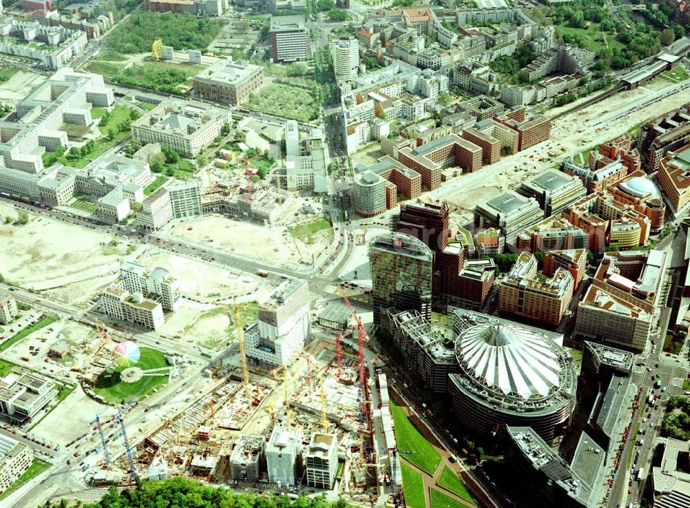 Berlin from the bird's eye view: Baustellender HVB - Projekt am Leipziger Platz in Berlin - Mitte.