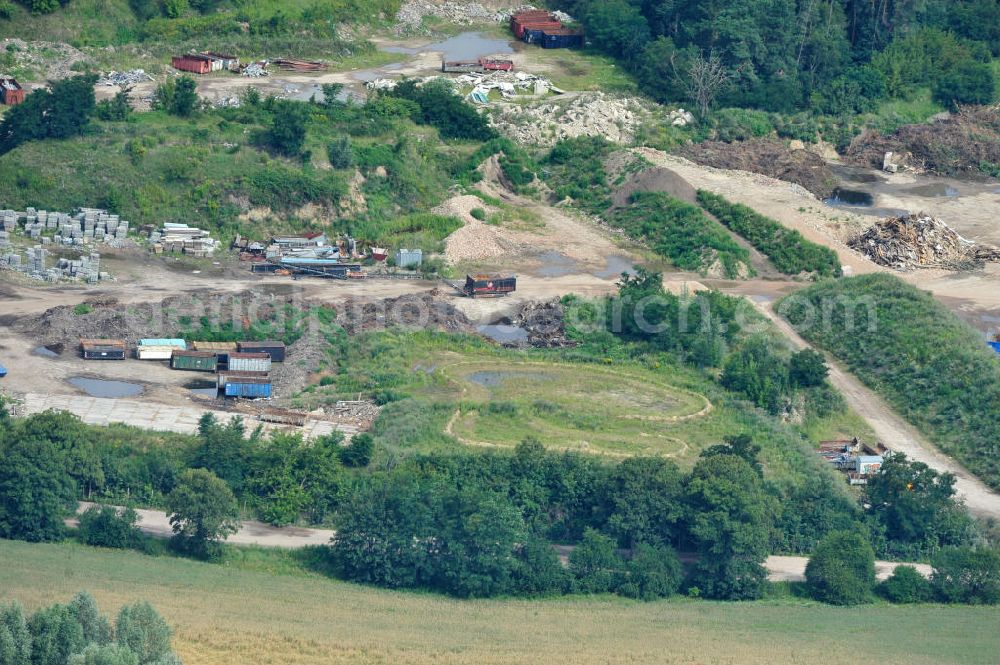 Aerial photograph Bernau - Blick auf das Baustoff- und Recyclinggelände an der Schmetzdorfer Straße in Bernau - Ladeburg. Building materials and recycling center in Bernau - Ladeburg.