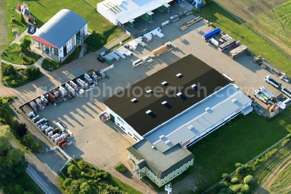 Aerial photograph Biederitz - Building Materials and logistics center of Melle Dachbaustoffe GmbH on Woltersdorfer Strasse in Biederitz in the state Saxony-Anhalt, Germany