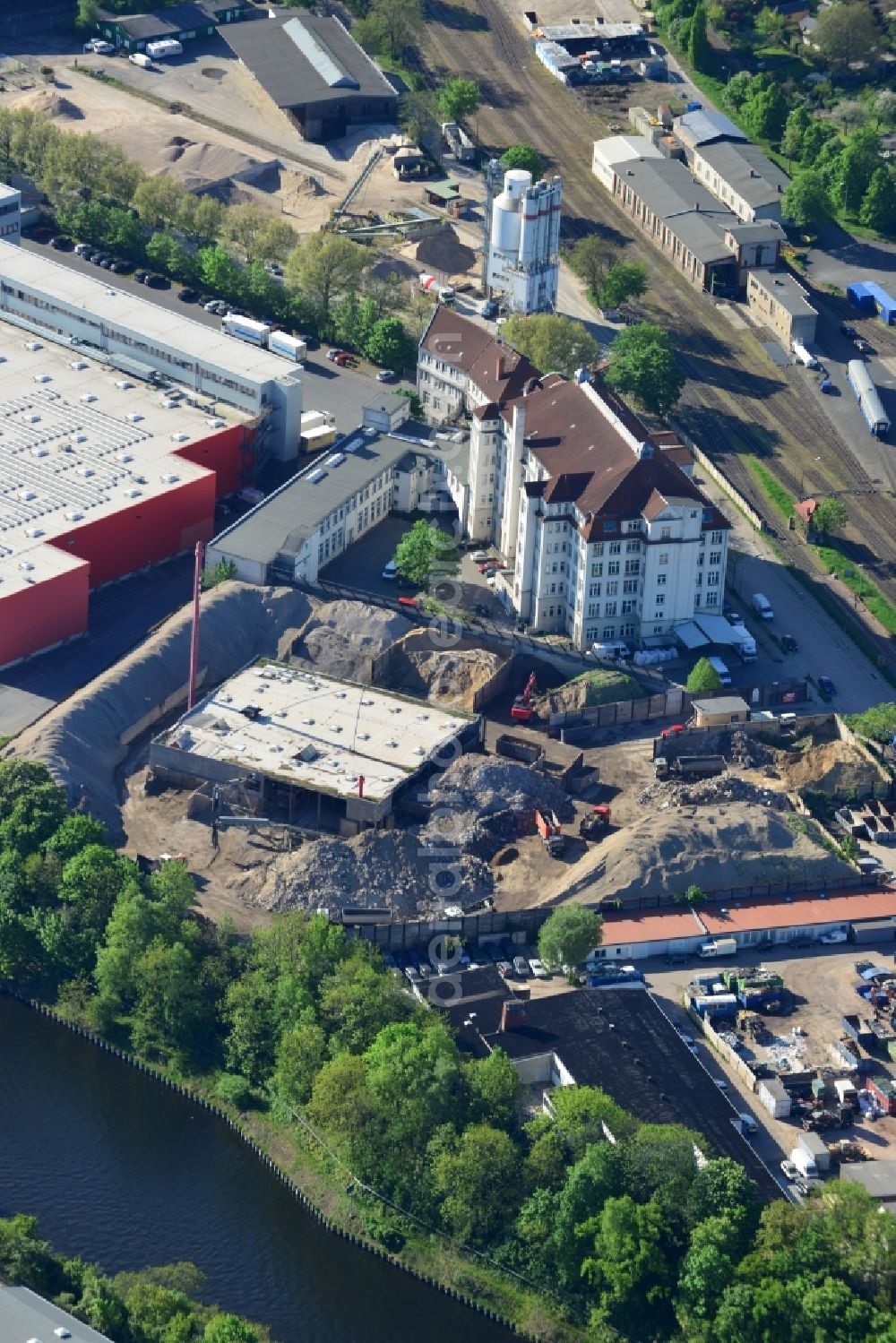 Aerial photograph Berlin - Building Materials and logistics center Saalburgstrasse in Berlin in Germany