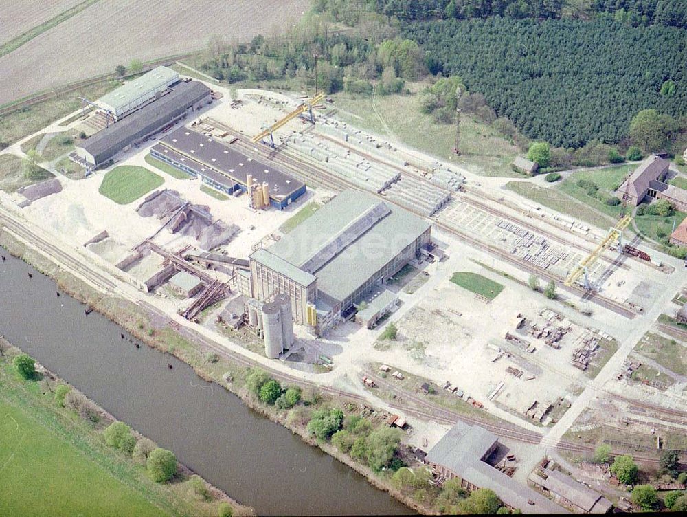 Zerben from the bird's eye view: Baustoffwerk in Zerben.