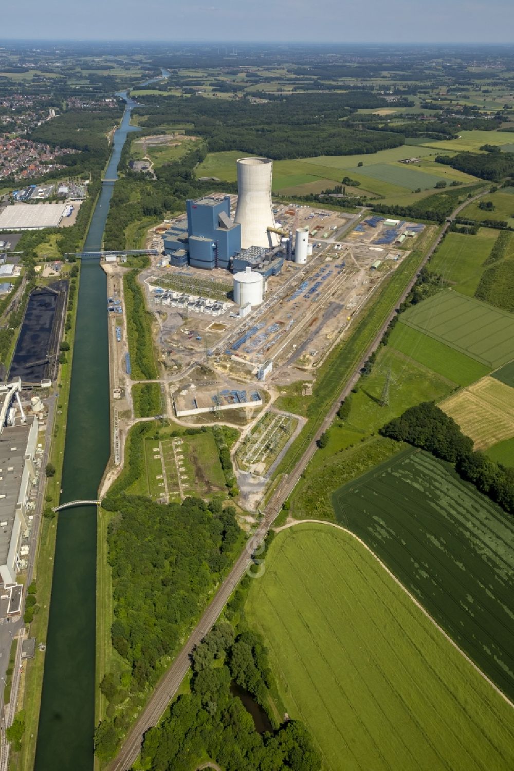 Datteln from the bird's eye view: Construction stop site of new coal-fired power plant dates on the Dortmund-Ems Canal