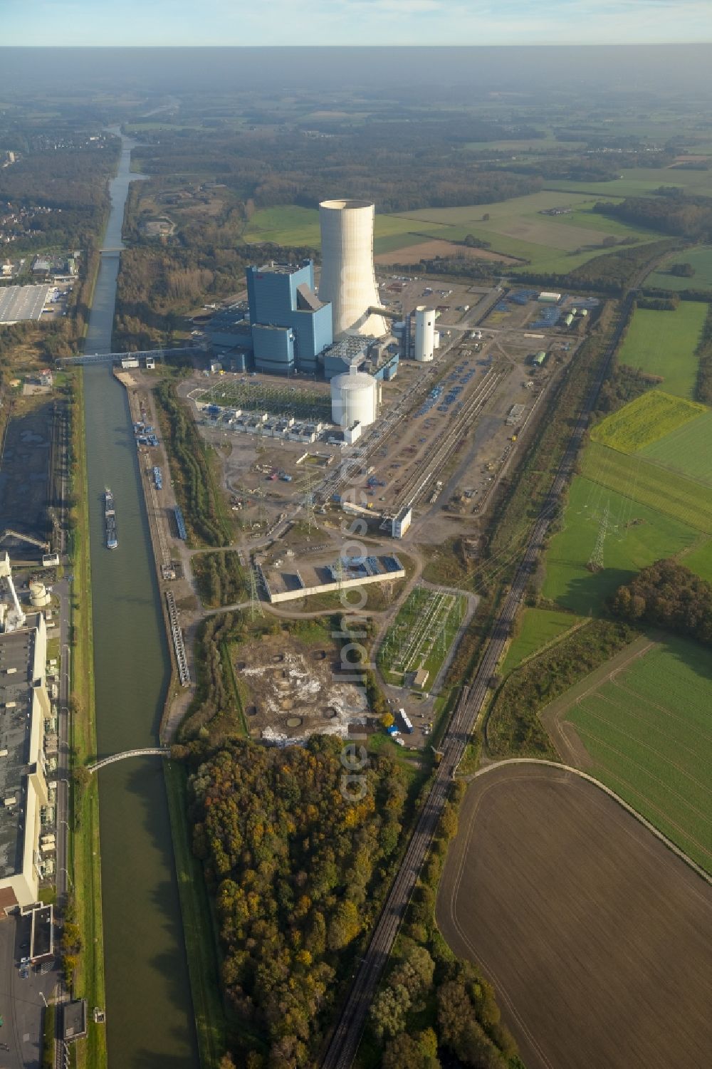 Datteln from above - Construction stop site of new coal-fired power plant dates on the Dortmund-Ems Canal