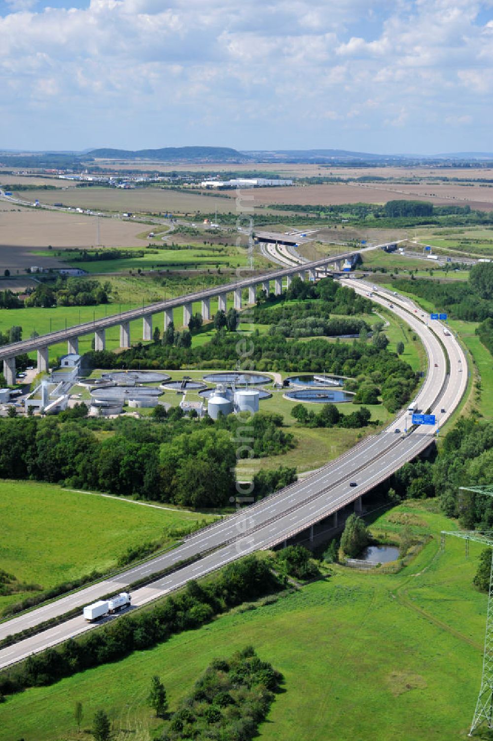 Ichtershausen from above - View of the building freeze occupied for years with viaducts of the ICE path Erfurt-Nürnberg at the intersection A4 / E40 - A71 near Ichtershausen in Thuringia