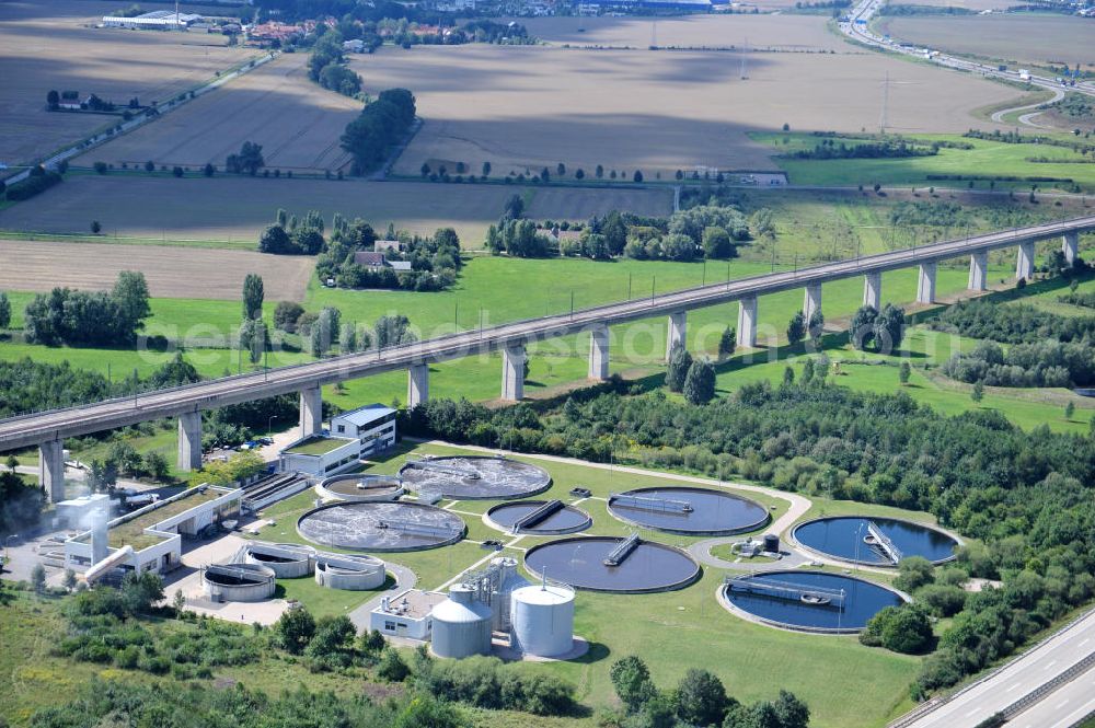 Ichtershausen from the bird's eye view: View of the building freeze occupied for years with viaducts of the ICE path Erfurt-Nürnberg at the intersection A4 / E40 - A71 near Ichtershausen in Thuringia