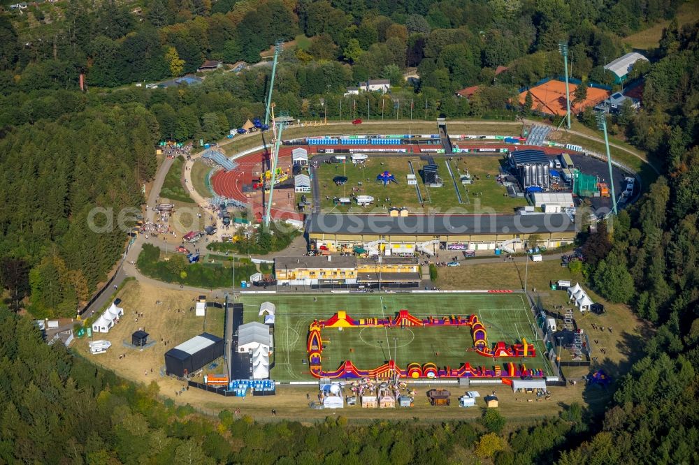 Lüdenscheid from the bird's eye view: Bautz Festival on Sports facility grounds of stadium Nattenberg-Stadion Am Nattenberg in Luedenscheid in the state North Rhine-Westphalia, Germany