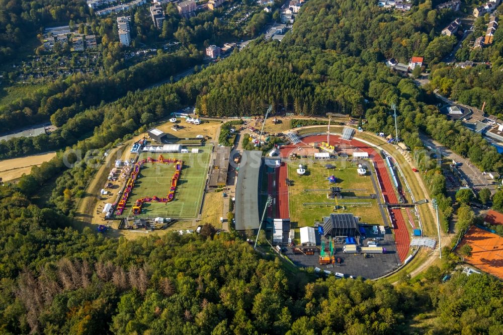 Lüdenscheid from above - Bautz Festival on Sports facility grounds of stadium Nattenberg-Stadion Am Nattenberg in Luedenscheid in the state North Rhine-Westphalia, Germany