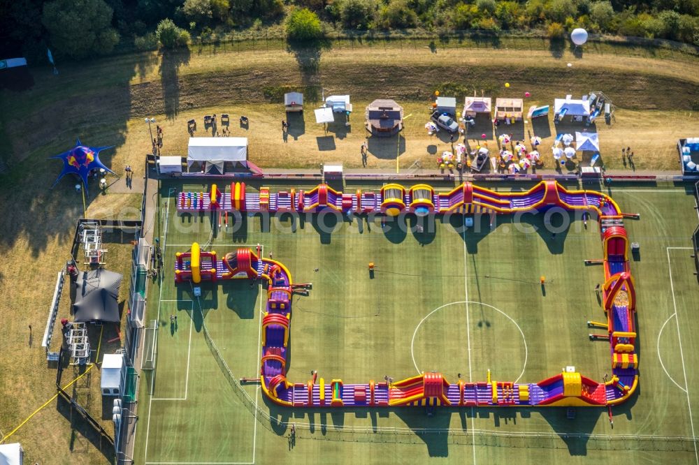 Lüdenscheid from the bird's eye view: Bautz Festival on Sports facility grounds of stadium Nattenberg-Stadion Am Nattenberg in Luedenscheid in the state North Rhine-Westphalia, Germany