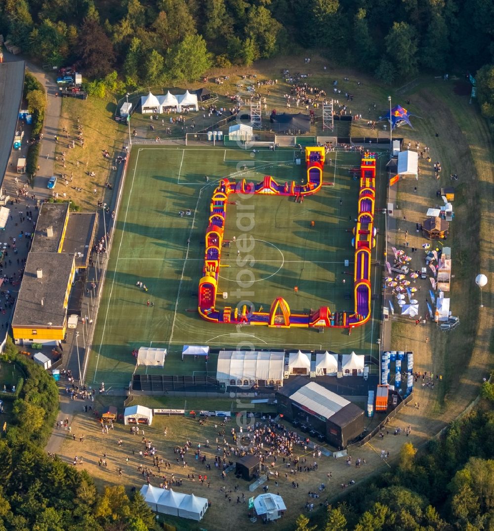 Lüdenscheid from above - Bautz Festival on Sports facility grounds of stadium Nattenberg-Stadion Am Nattenberg in Luedenscheid in the state North Rhine-Westphalia, Germany